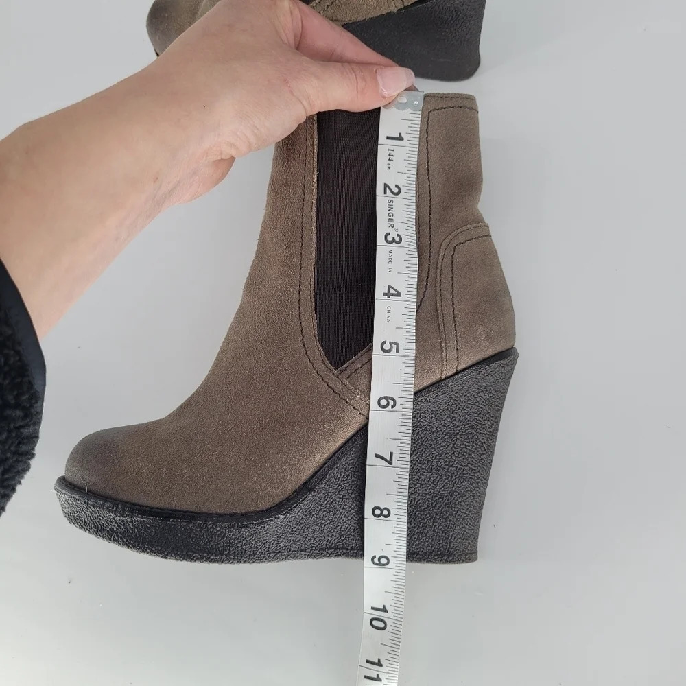 SPLENDID toupe brown wedge suede ankle booties 7.5 - Picture 11 of 12